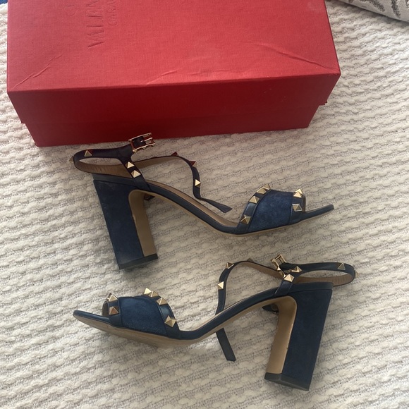 Valentino Rock Stud navy suede sandals - Picture 3 of 12